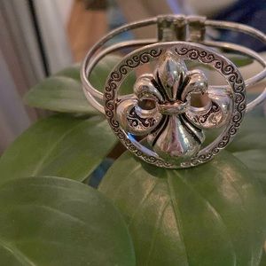 Vintage Fleur De Lis Hinged Silver Tone Bangle Bracelet